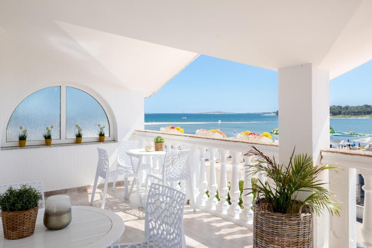 Apartments And Rooms Jakic Medulin Exterior foto
