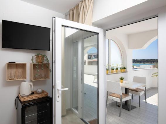 Apartments And Rooms Jakic Medulin Exterior foto